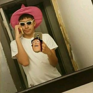 Meet your Posher, Javier